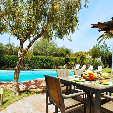 Villa In Albufeira Near Golden Beaches 阿尔布费拉