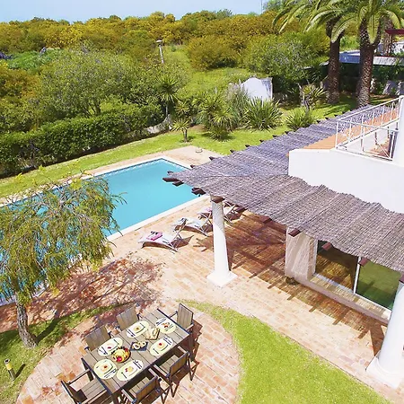 Villa In Albufeira Near Golden Beaches *