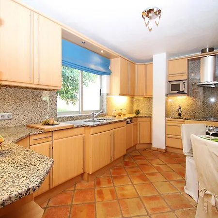 Villa In Albufeira Near Golden Beaches 别墅